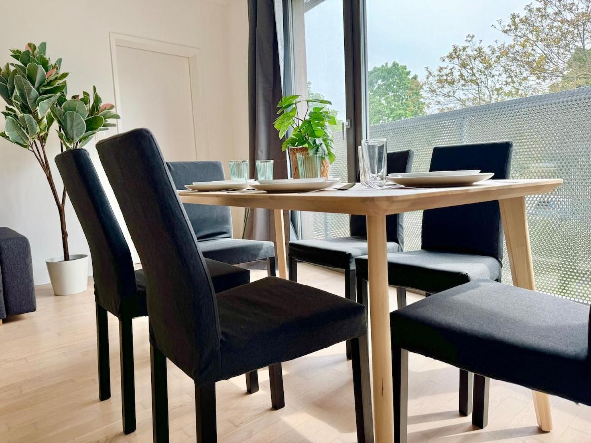 90 M2 Stylish 4 With Parking Apartmán *