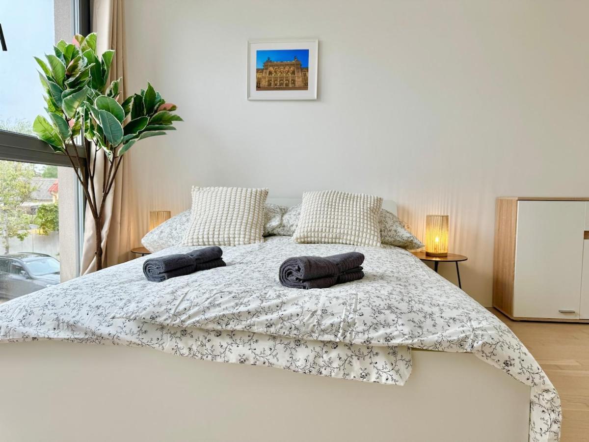 90 M2 Stylish 4 With Parking Apartmán *